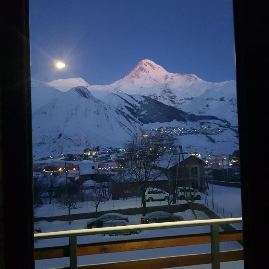 Hilltop Kazbegi Bagian luar foto