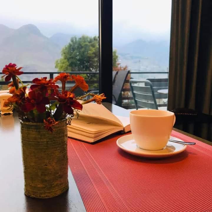 Hilltop Kazbegi Bagian luar foto