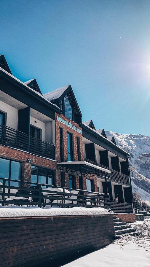 Hilltop Kazbegi Bagian luar foto