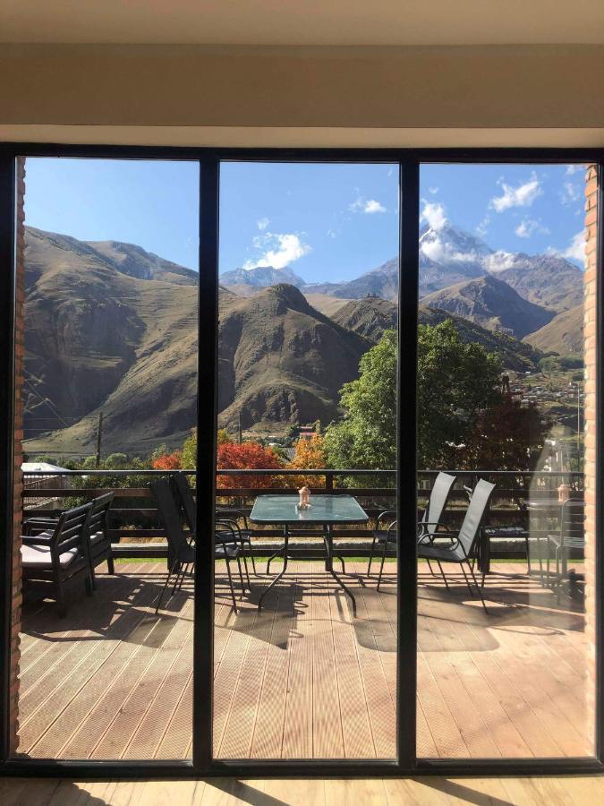 Hilltop Kazbegi Bagian luar foto